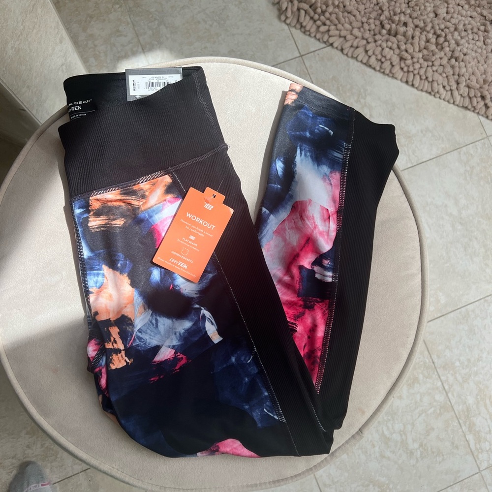 NWT Workout leggings